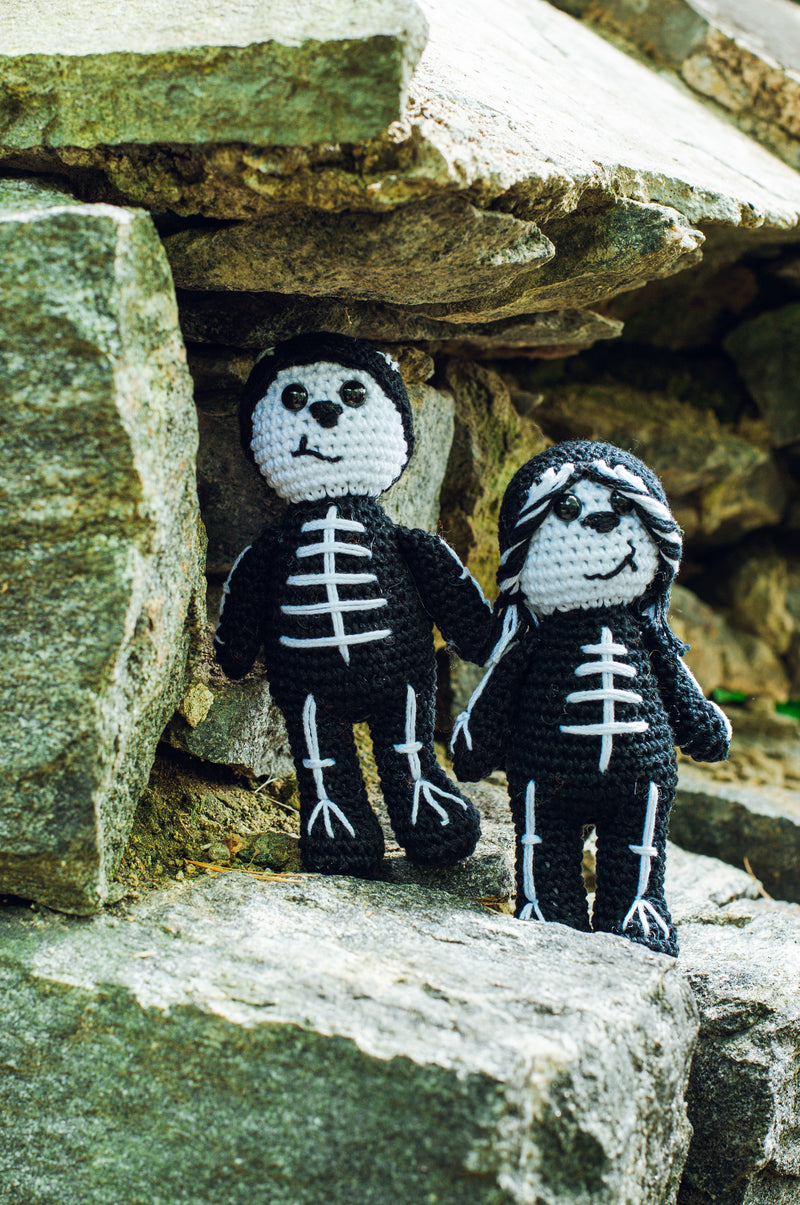 Mr. & Mrs. Skeleton (Crochet)