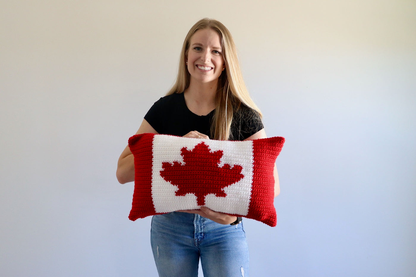 Canada Pillow (Crochet) – Lion Brand Yarn