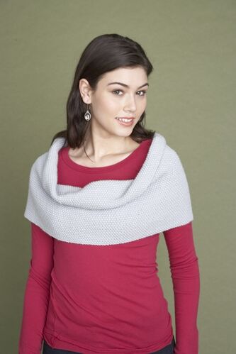 Soft and Elegant Shoulder Wrap Pattern (Knit)