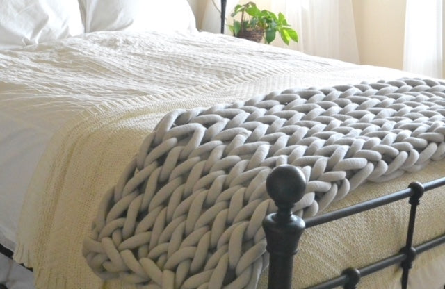 🧶🧶🧶🧶Last chance to snag this unbeweavable deal - DIY Chunky Knit  Blanket Kit for only $69! Use code LOVEYARN21. 👉Expires at midnight!