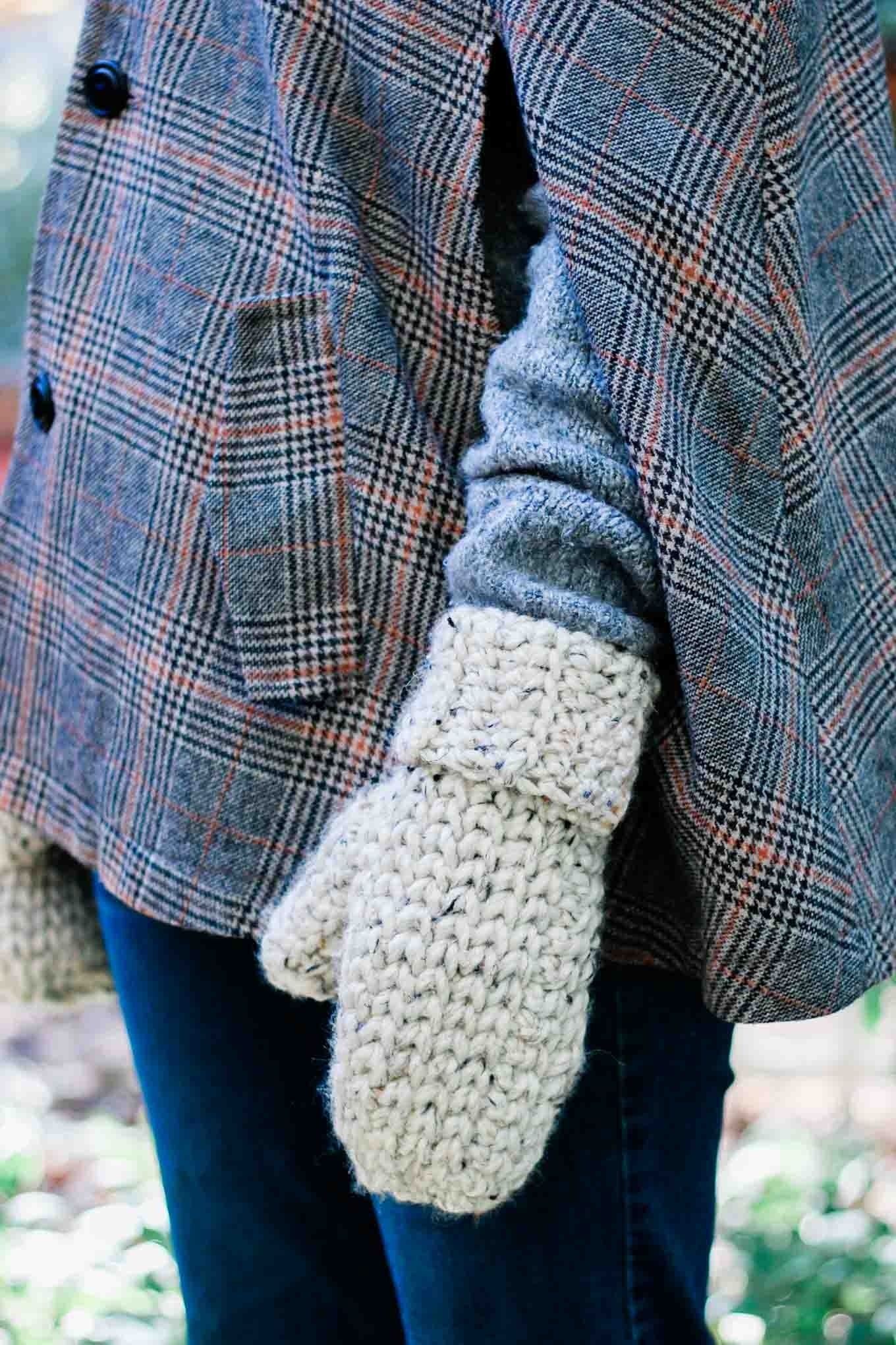 Crochet Kit - 3 Hour Mittens – Lion Brand Yarn