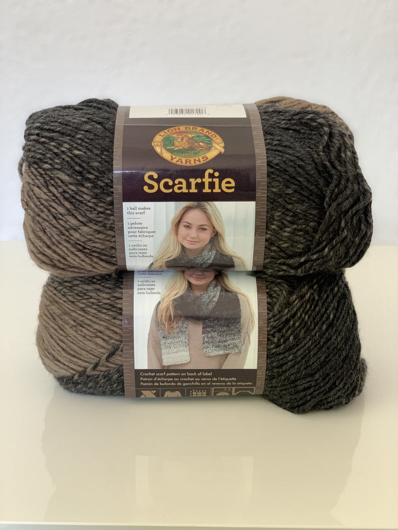 Lion Brand (3 Pack) Scarfie Yarn - Cream/Silver