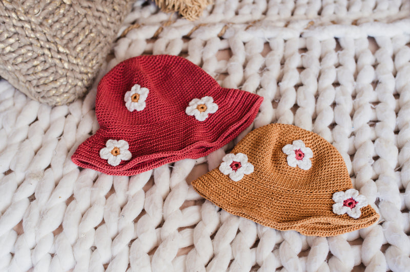 Bucket Hat with Flowers (Crochet) – Lion Brand Yarn