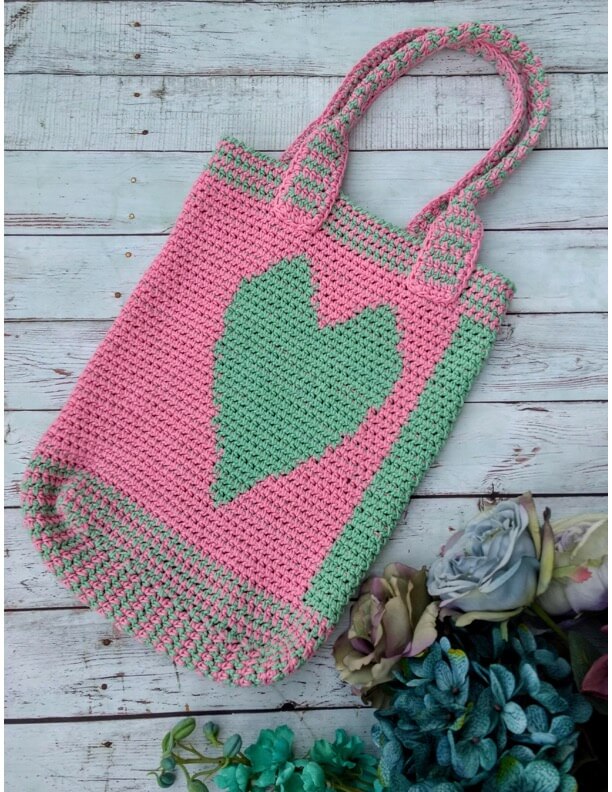 Free Crochet Pattern: Heart Tote Bag - I Love Yarn Forever
