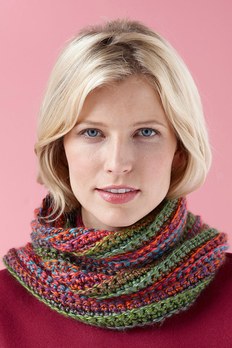 Simple Cowl Pattern (Crochet) – Lion Brand Yarn - Main Image