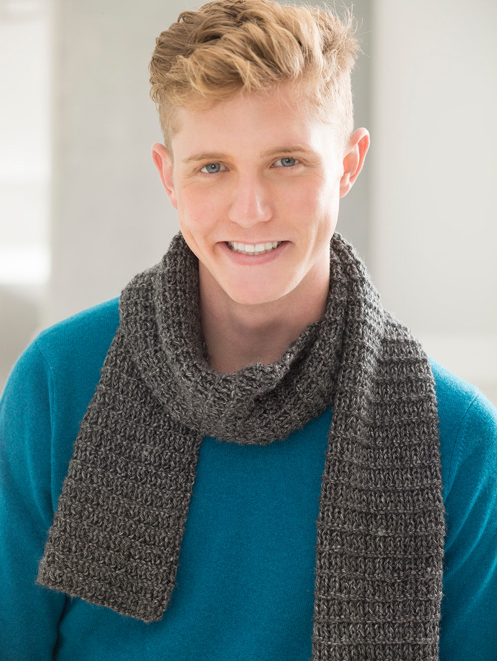 Black Bear #Scarfie (Knit) – Lion Brand Yarn