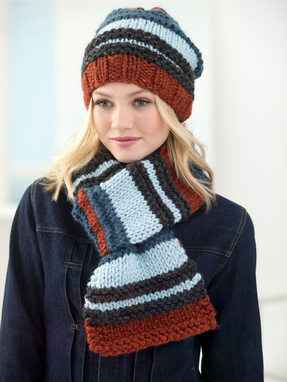 Campus Stroll Hat And Scarf (Knit) – Lion Brand Yarn