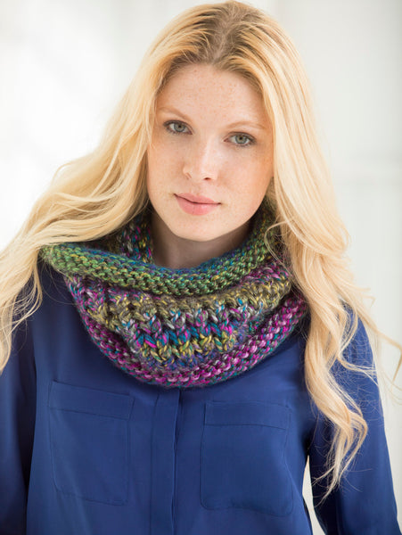 Two Color Cowl (Knit) – Lion Brand Yarn