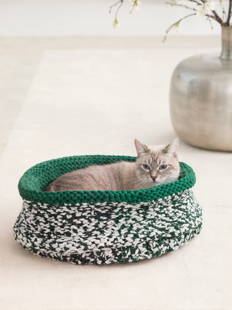 Cat Bed (Knit)