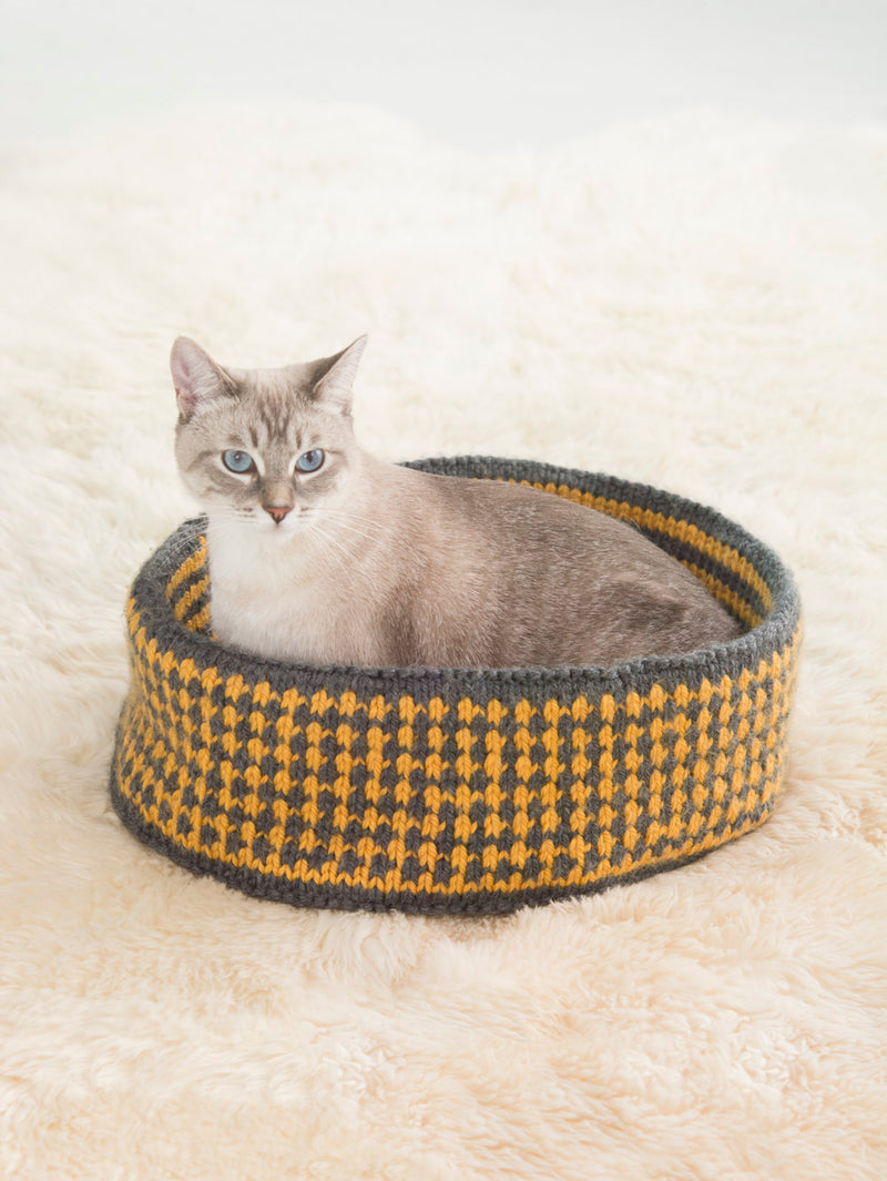 Pretty Kitty Bed (Knit)
