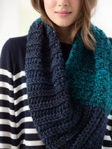 Two-Color/Two-Stitch Cowl (Crochet) thumbnail