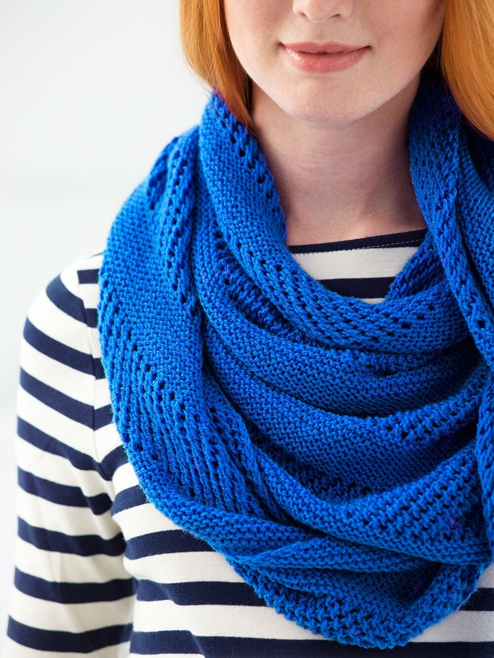 Easy Triangle Shawl (Knit) - Version 5 – Lion Brand Yarn