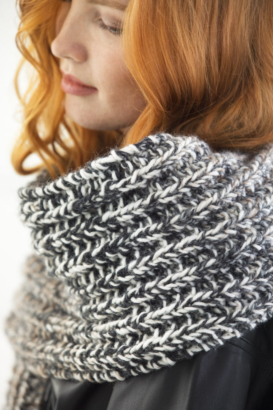 Hudson Valley Scarf (Knit) – Lion Brand Yarn