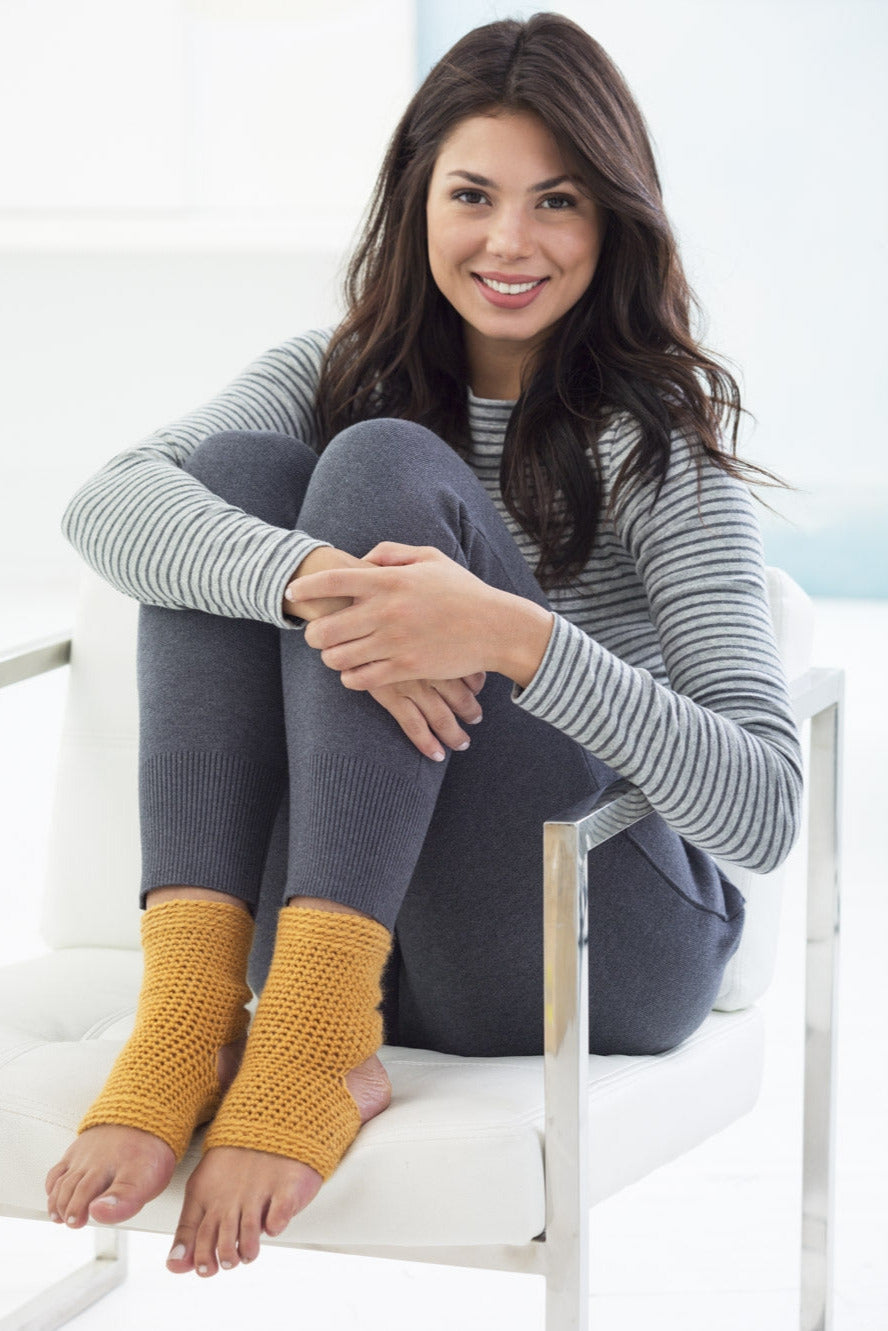 Mellow Yoga Socks (Crochet) – Lion Brand Yarn