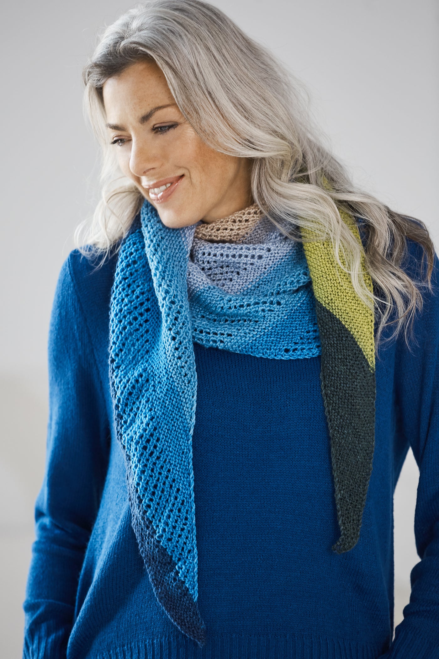 Easy Triangle Shawl (Knit) - Version 4 – Lion Brand Yarn