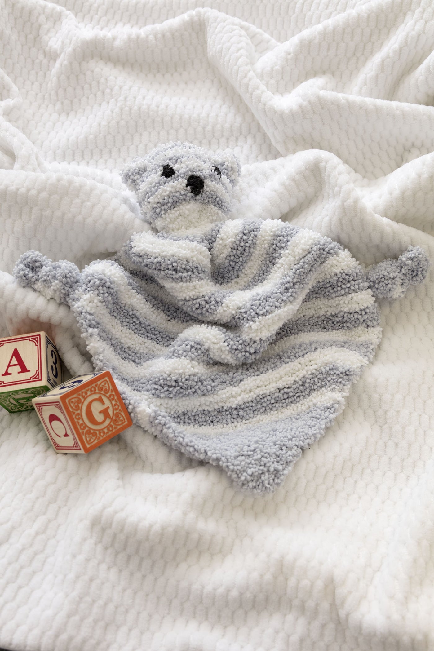 Cuddle Bear Blankie (Knit) – Lion Brand Yarn