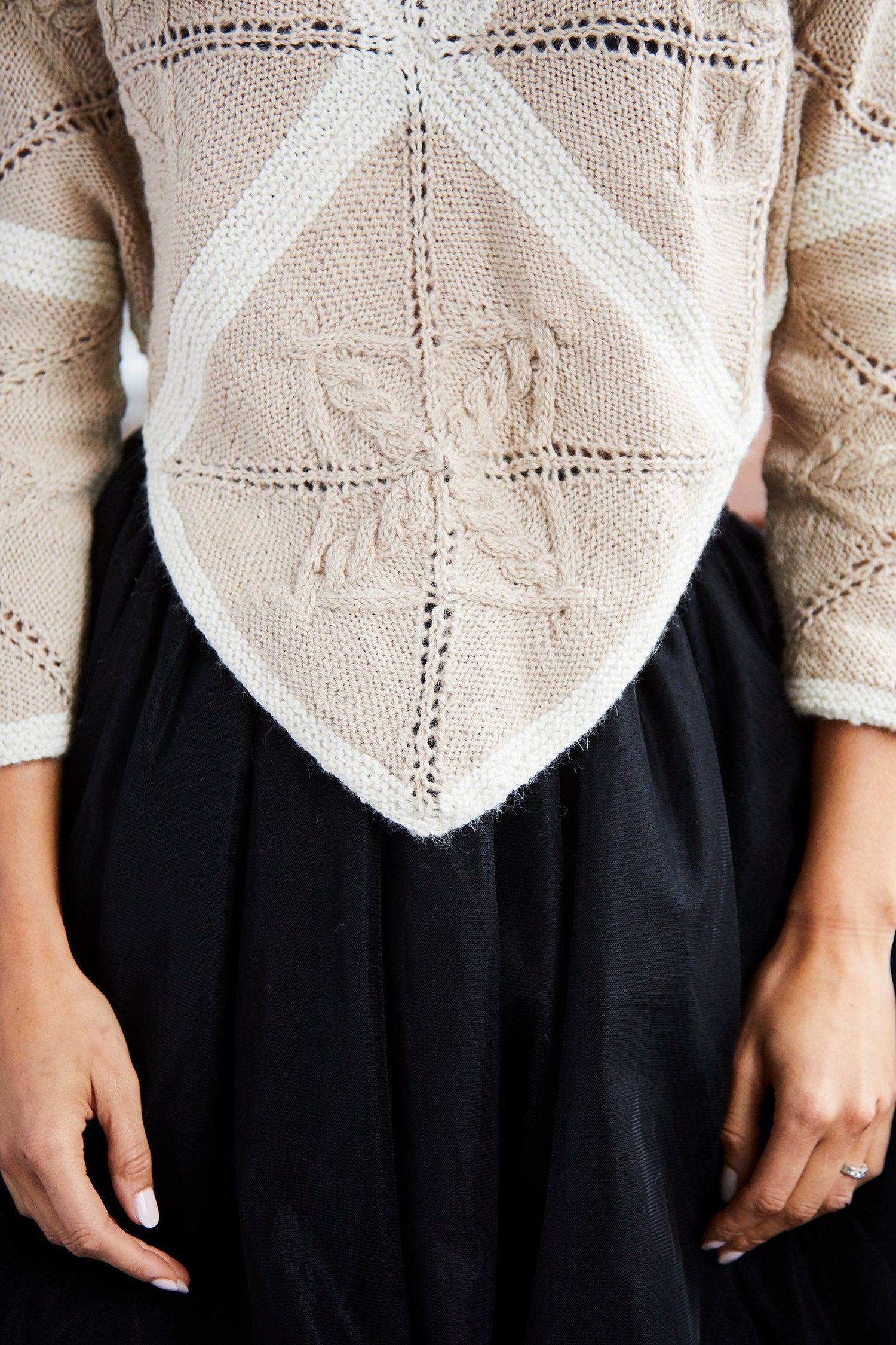 Counterpane Floral Top (Knit) – Lion Brand Yarn